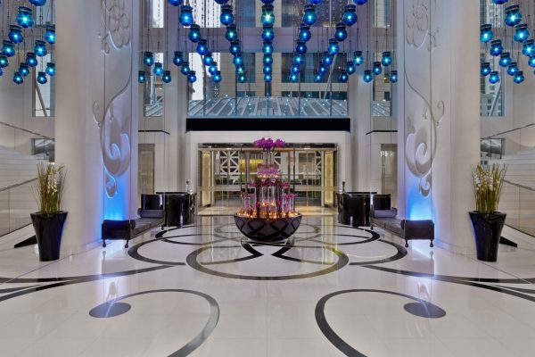 01_W_Doha_Top-1980x1480